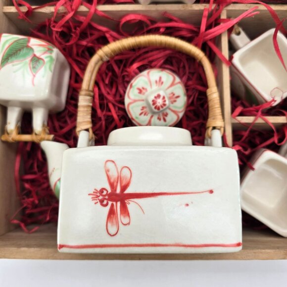 Vintage Ceramic Teapot Set Floral Dragonfly Design With Bamboo Handle je172 - Picture 6 of 16